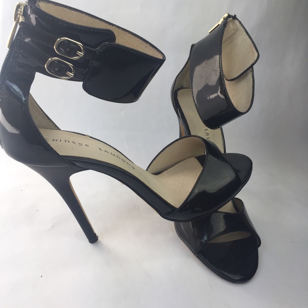 Heels - Picture 3 of 4